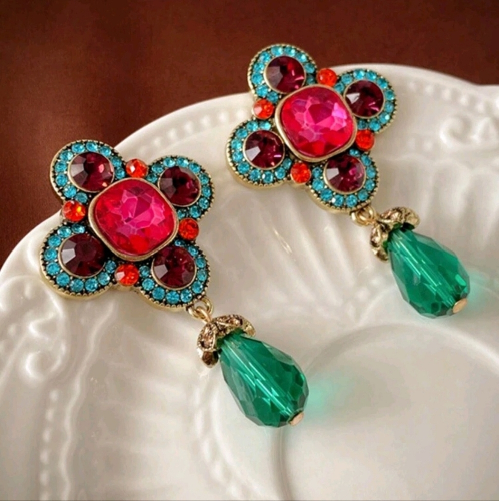 "Praize" Vintage Drop gold plated Earrings